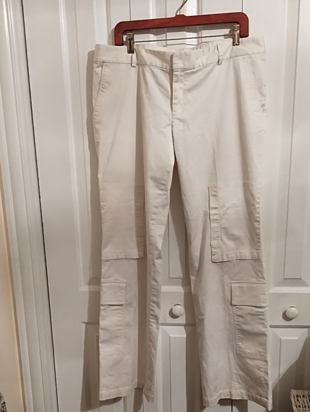 Women's Banana Republic Off White Cargo Pants - Classic Straight Fit